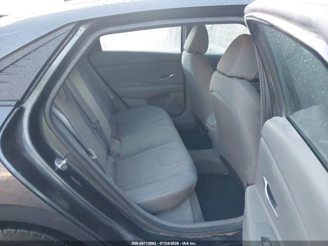 2021 HYUNDAI ELANTRA SE 8