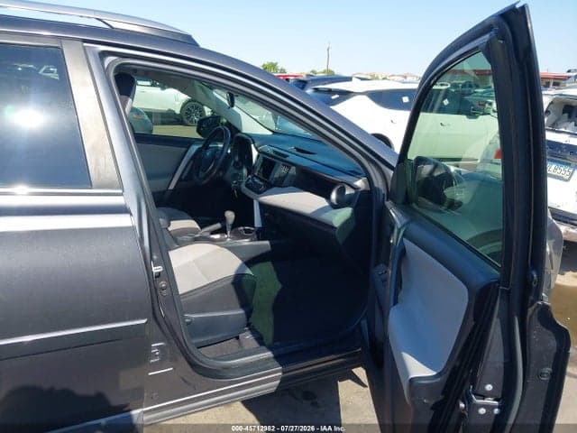 2017 TOYOTA RAV4 XLE 5
