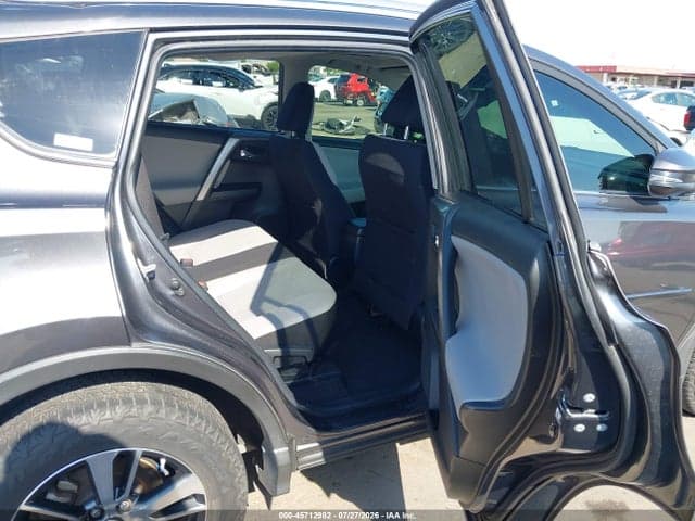 2017 TOYOTA RAV4 XLE 8