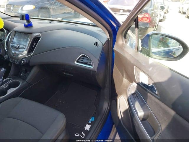 2018 CHEVROLET CRUZE LT AUTO 5