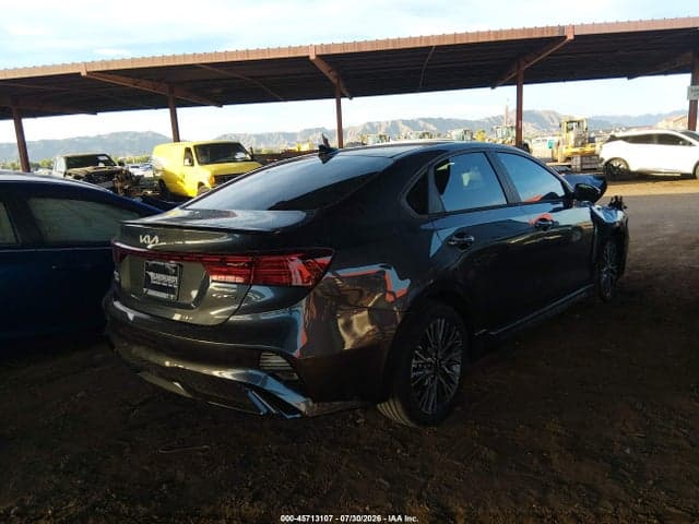 2023 KIA FORTE GT-LINE 4