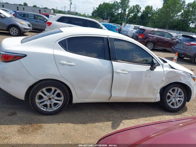 2017 TOYOTA YARIS IA 14