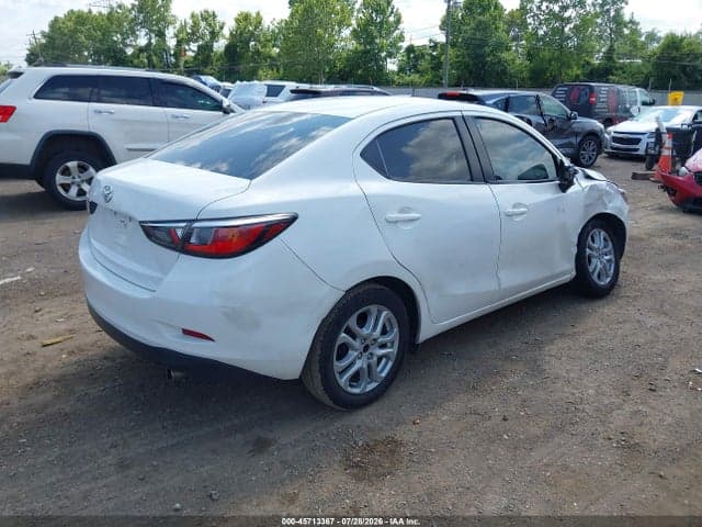 2017 TOYOTA YARIS IA 4