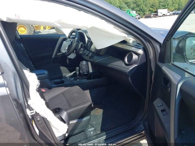 2017 TOYOTA RAV4 LE 5