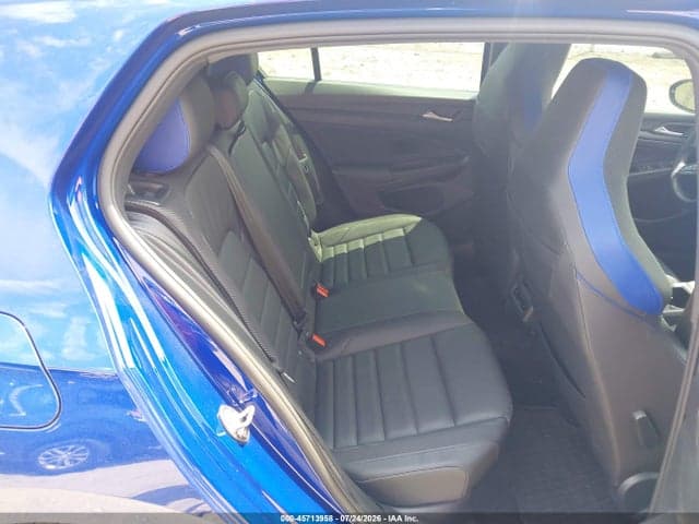 2022 VOLKSWAGEN GOLF R 2.0T 8