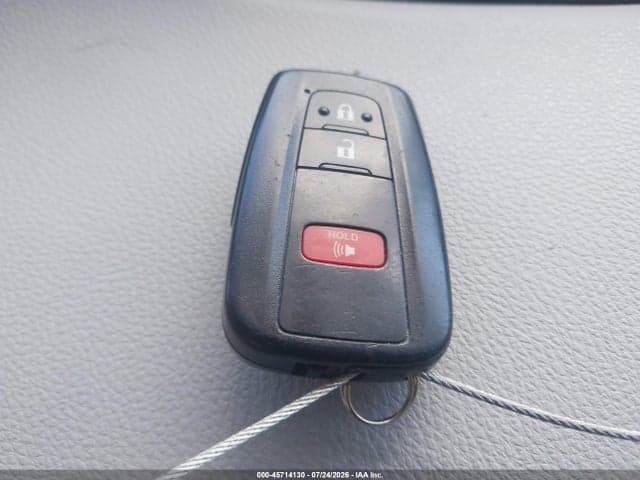 2020 TOYOTA PRIUS LE 11