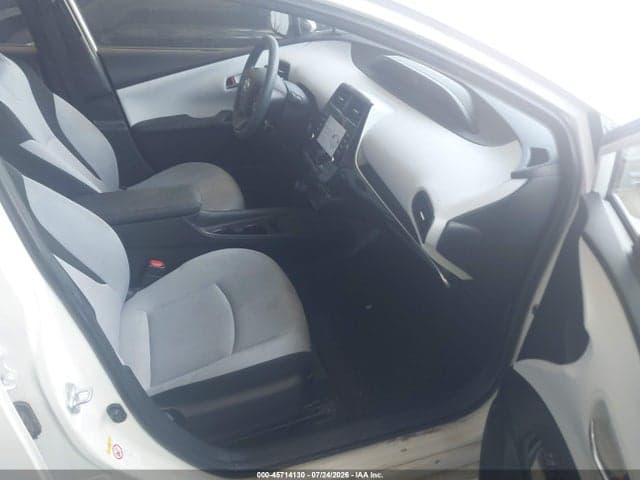 2020 TOYOTA PRIUS LE 5
