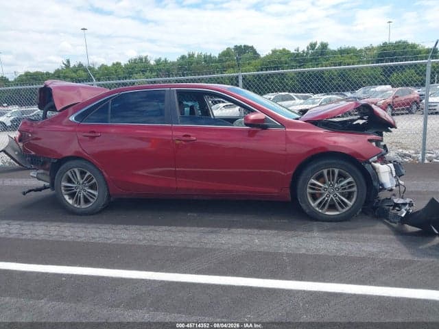 2017 TOYOTA CAMRY SE 12