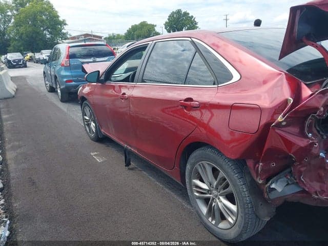 2017 TOYOTA CAMRY SE 13