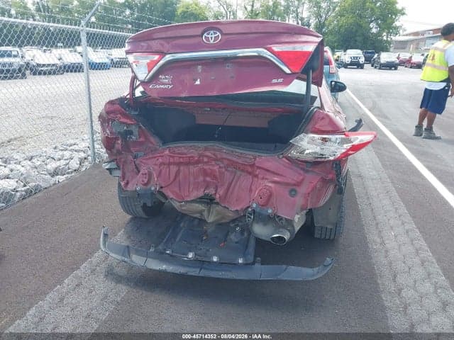 2017 TOYOTA CAMRY SE 15