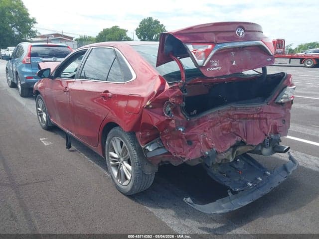 2017 TOYOTA CAMRY SE 3