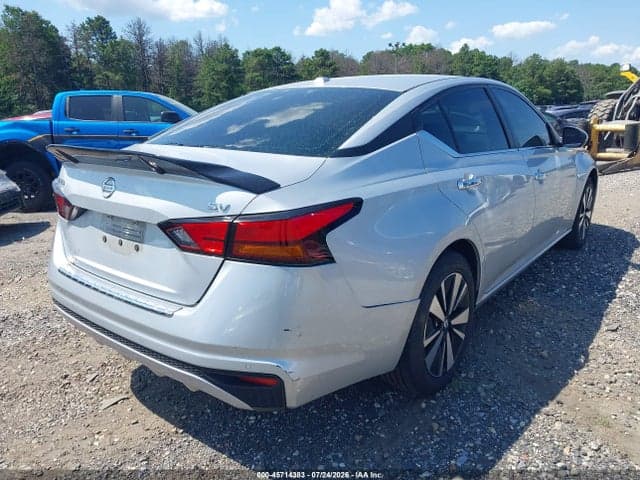 2022 NISSAN ALTIMA SV FWD 4