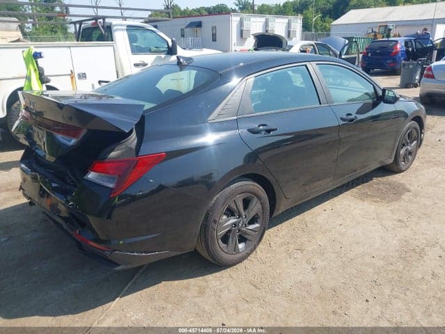 2023 HYUNDAI ELANTRA SEL 4