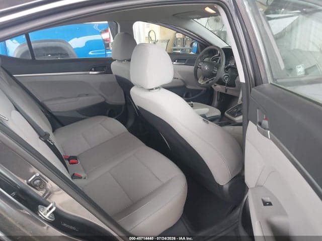 2020 HYUNDAI ELANTRA SE 8