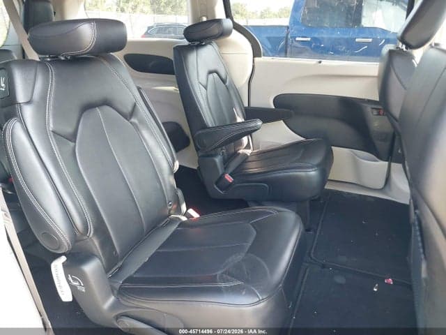 2024 CHRYSLER PACIFICA TOURING L 8