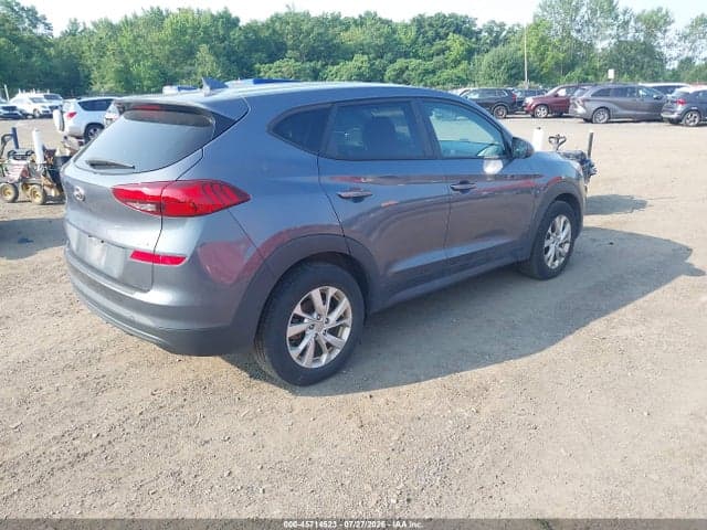 2021 HYUNDAI TUCSON SE 4