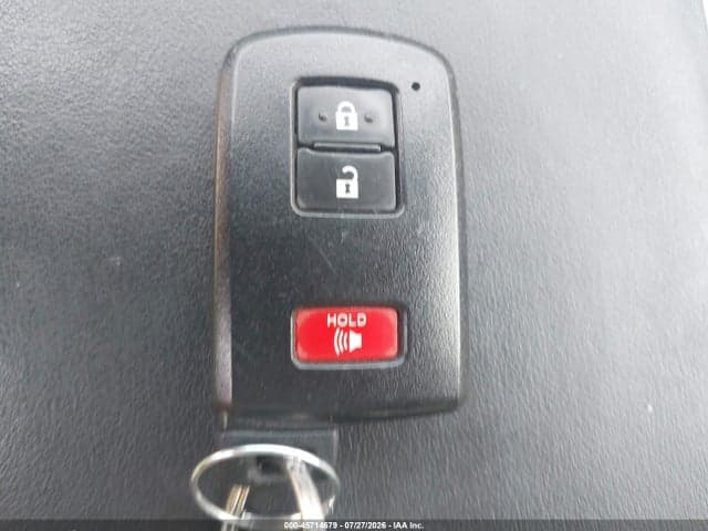 2017 TOYOTA PRIUS V FIVE 11