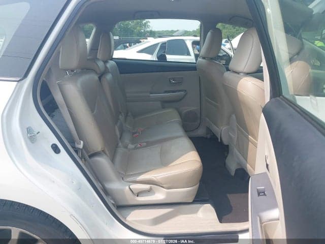 2017 TOYOTA PRIUS V FIVE 8