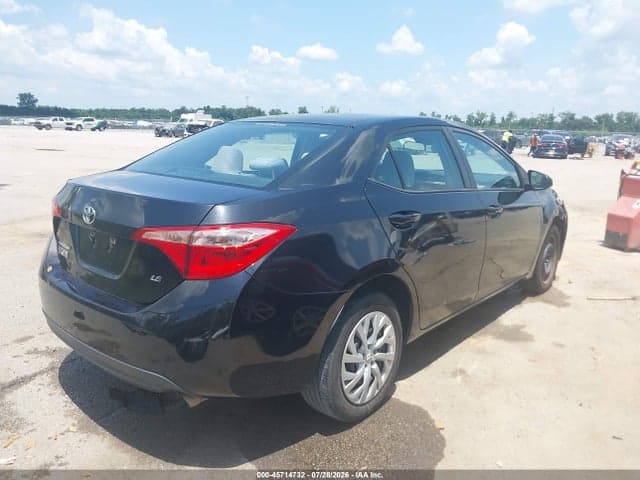 2018 TOYOTA COROLLA LE 4