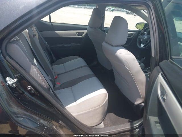 2018 TOYOTA COROLLA LE 8