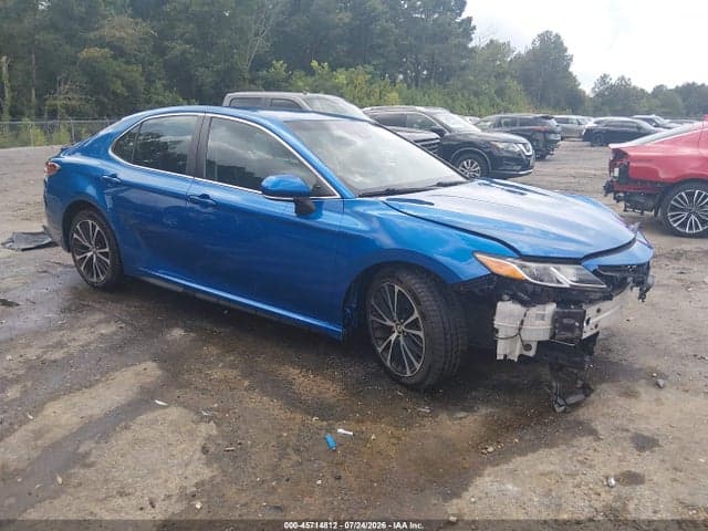 2018 TOYOTA CAMRY SE 1