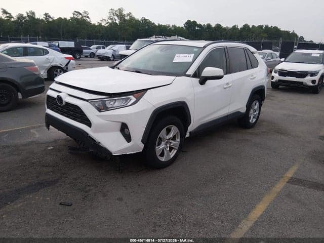 2020 TOYOTA RAV4 XLE 2