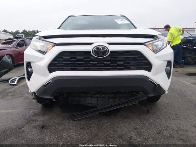 2020 TOYOTA RAV4 XLE 6