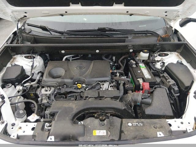 2020 TOYOTA RAV4 XLE 10
