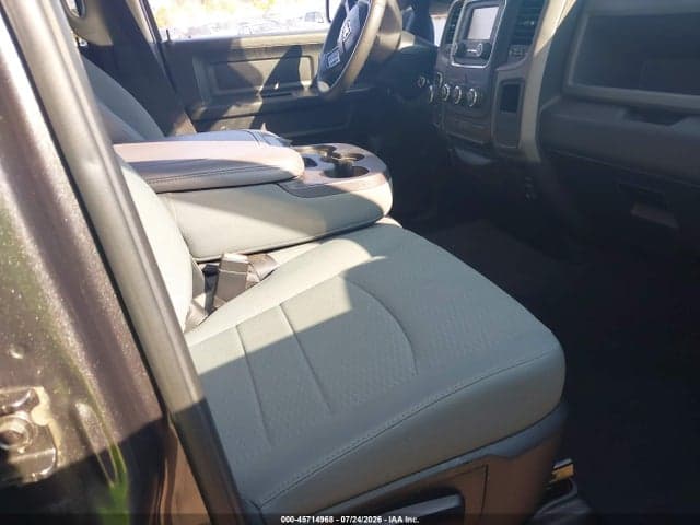 2018 RAM 1500 EXPRESS 4X4 6'4 BOX 5