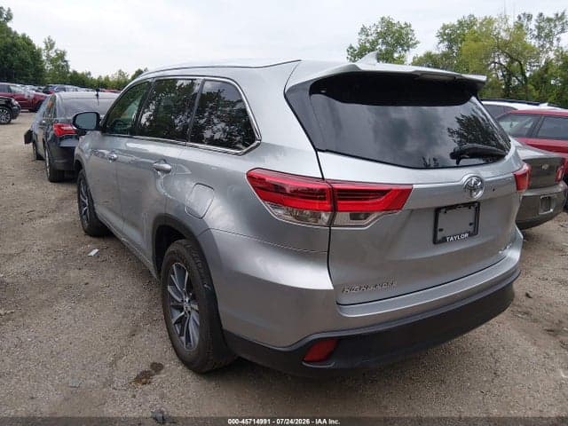 2018 TOYOTA HIGHLANDER XLE 3