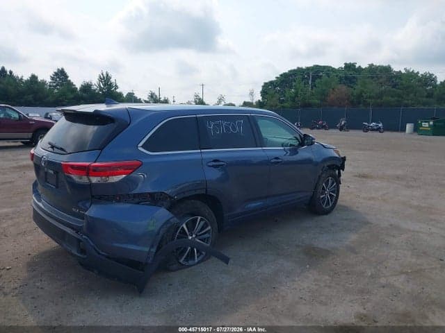 2017 TOYOTA HIGHLANDER XLE 4