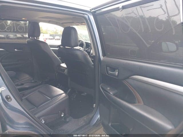 2017 TOYOTA HIGHLANDER XLE 8