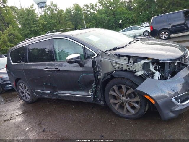 2019 CHRYSLER PACIFICA LIMITED 14