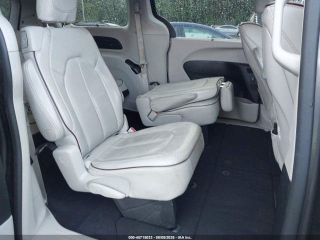 2019 CHRYSLER PACIFICA LIMITED 8