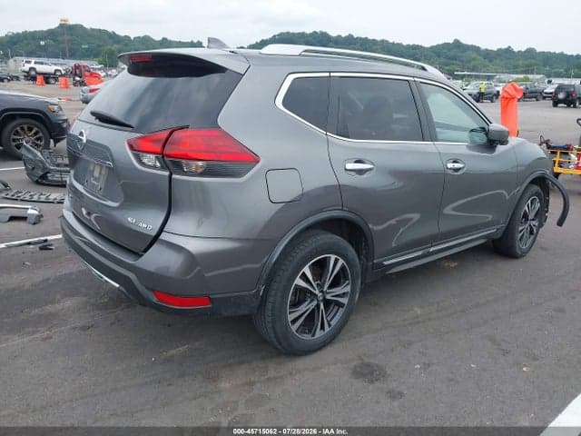 2017 NISSAN ROGUE SL 4