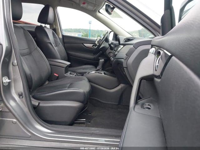 2017 NISSAN ROGUE SL 5