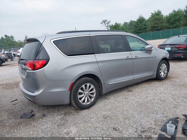2017 CHRYSLER PACIFICA TOURING-L 4