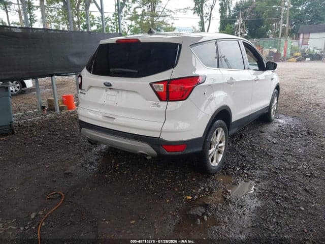 2019 FORD ESCAPE SE 4