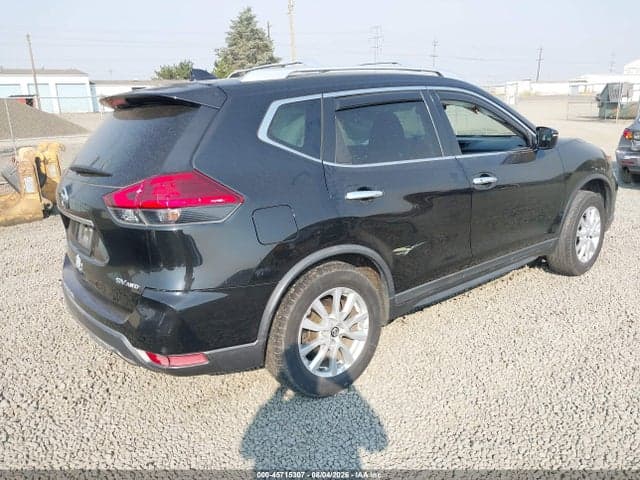 2017 NISSAN ROGUE SV 4
