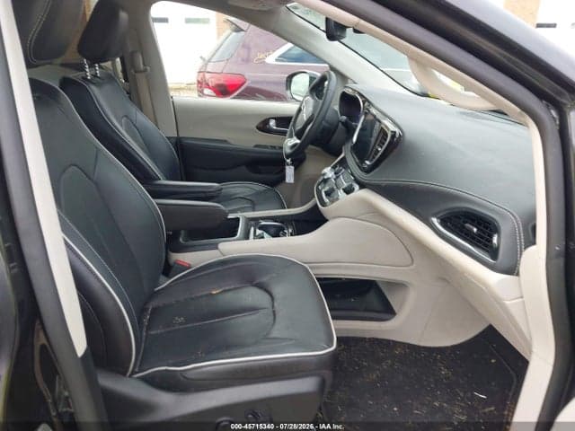 2023 CHRYSLER PACIFICA LIMITED 5