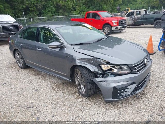 2017 VOLKSWAGEN PASSAT 1.8T R-LINE - 1