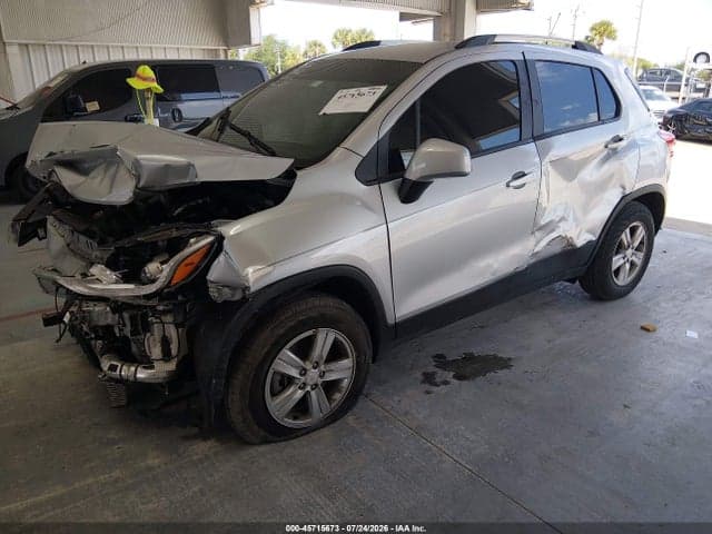 2022 CHEVROLET TRAX AWD LT 2