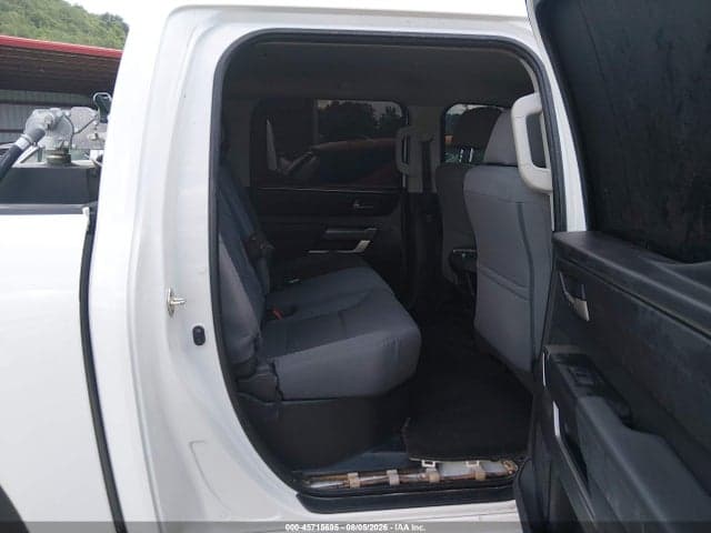 2024 TOYOTA TUNDRA SR5 8