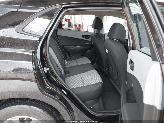 2021 HYUNDAI KONA SE 8