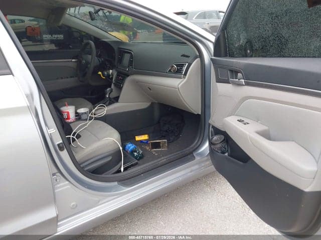 2017 HYUNDAI ELANTRA SE 5