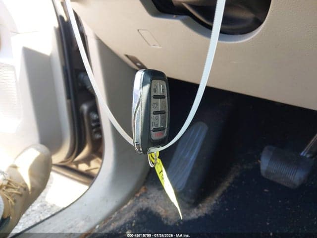 2017 CHRYSLER PACIFICA LIMITED 11