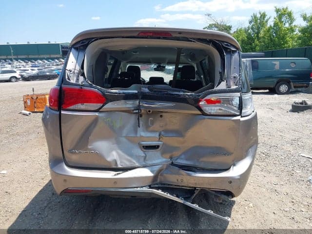 2017 CHRYSLER PACIFICA LIMITED 16