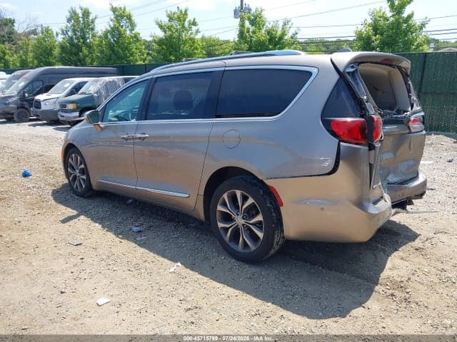 2017 CHRYSLER PACIFICA LIMITED 3
