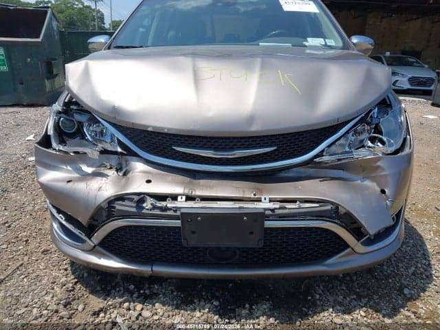 2017 CHRYSLER PACIFICA LIMITED 6