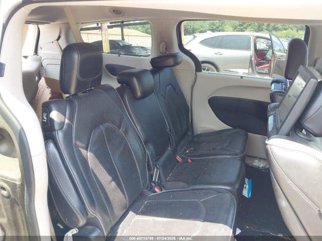 2017 CHRYSLER PACIFICA LIMITED 8